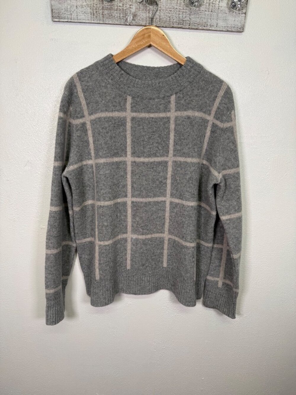 Pendleton Womens Gray Windowpane Lambswool Sweater Crewneck Plaid  Large